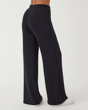 Load image into Gallery viewer, SPANX Air Essentials Wide Leg Pants Black