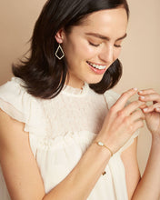 Load image into Gallery viewer, Sophia Earrings