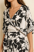Load image into Gallery viewer, Abstract Flower Print Dress
