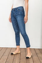 Load image into Gallery viewer, Denim Premium Stretch Skinny Jeans
