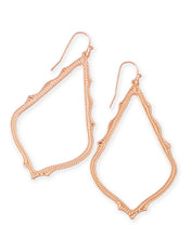 Load image into Gallery viewer, Sophee Earrings
