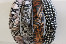 Load image into Gallery viewer, Blush Snake Print Knotted Headband
