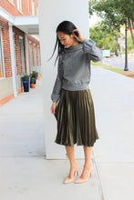 Load image into Gallery viewer, Gemma Pearl Sweater
