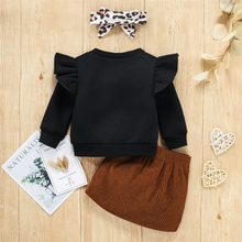 Load image into Gallery viewer, Baby Girl "Mama's Girl" Sweatshirt
